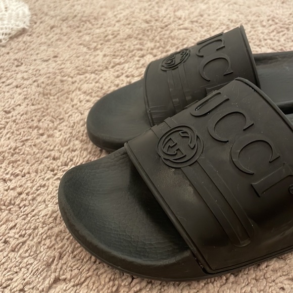 Authentic black rubber gucci slides - Picture 2 of 3